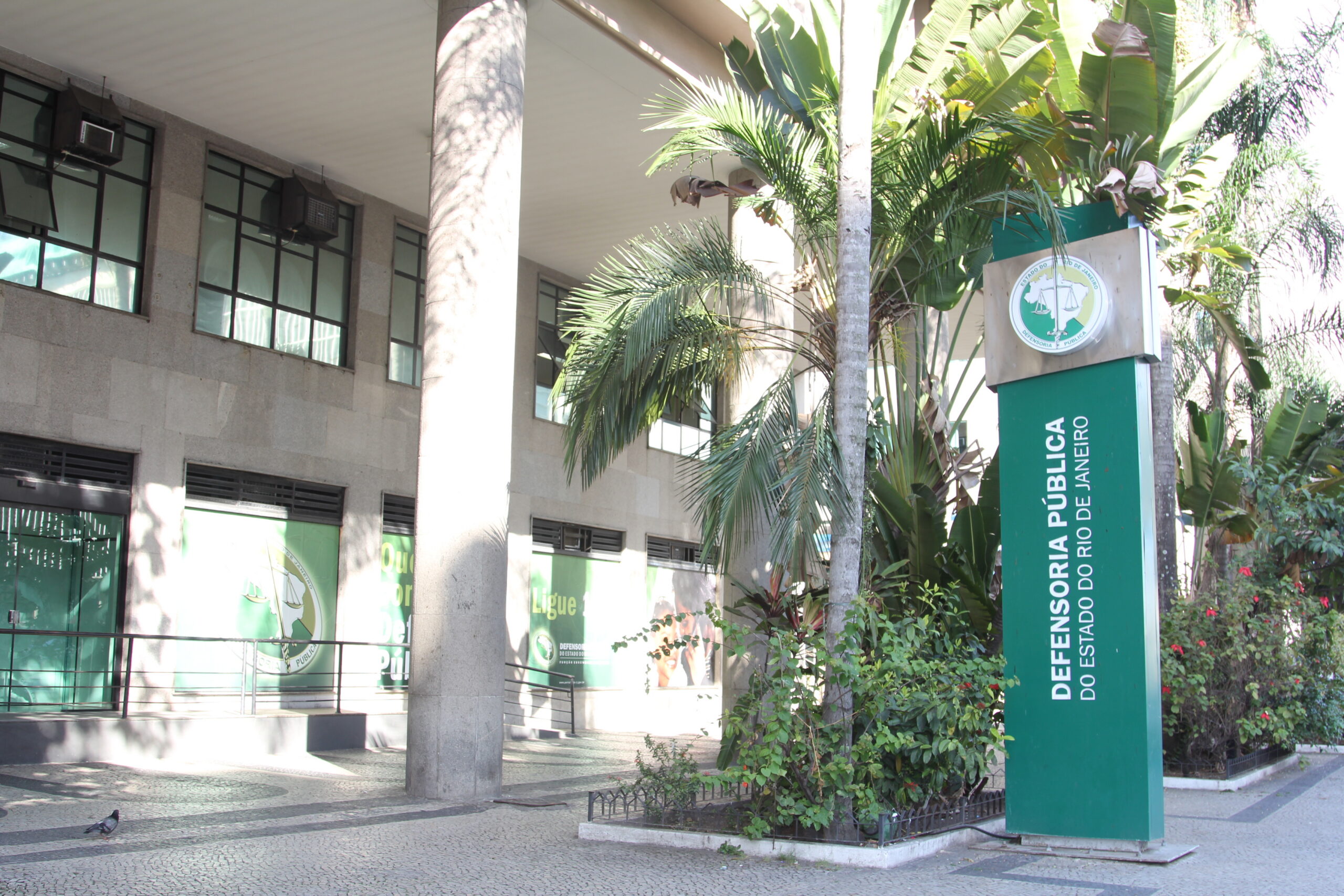 DPE-RJ publica concurso para defensor com 35 vagas e remuneração inicial superior a R$ 34 mil