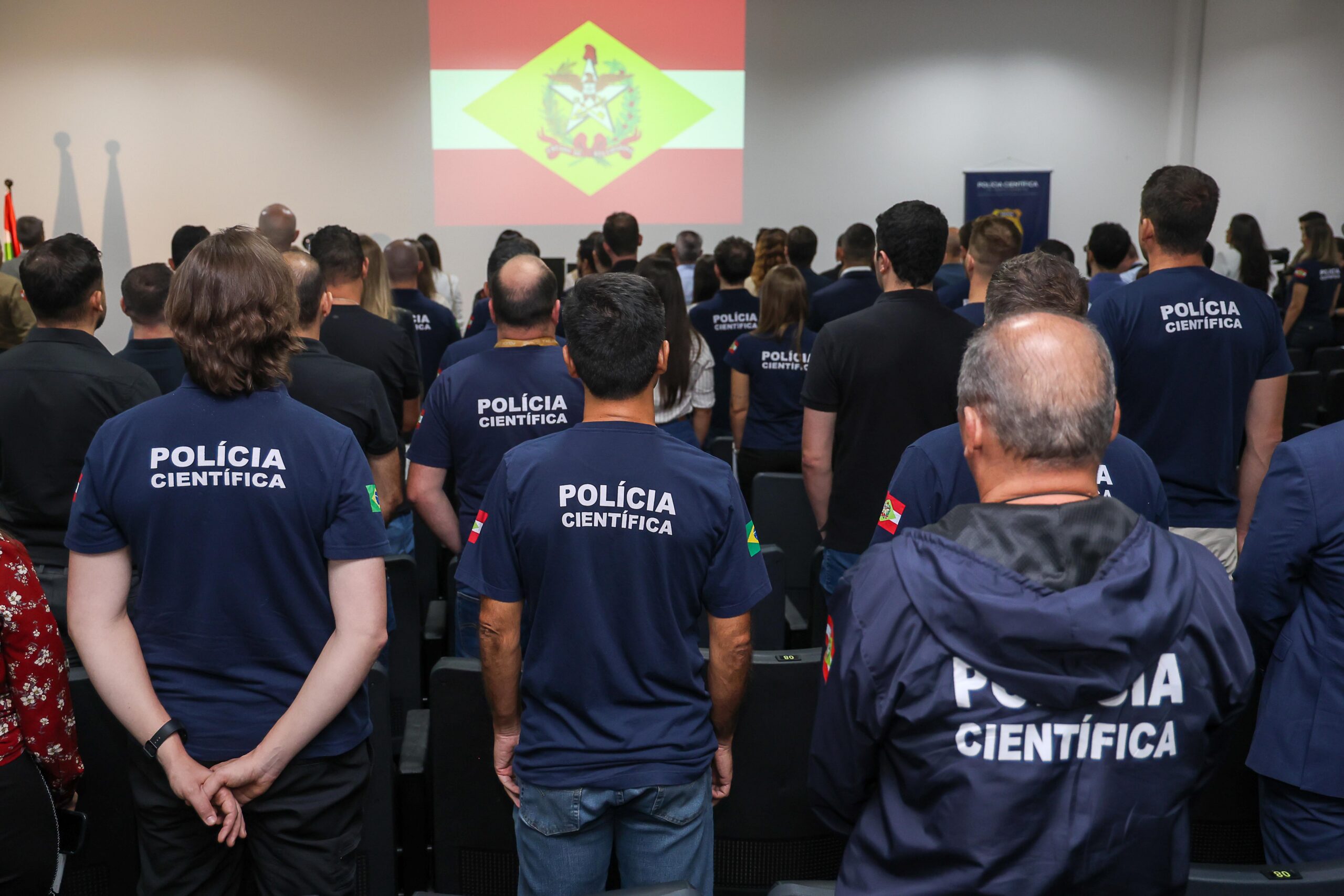 Concurso da Polícia Científica de SP terá 397 vagas de nível médio; edital é esperado para os próximos meses