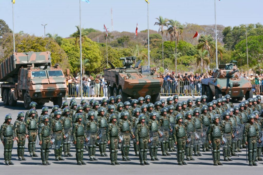 EXÉRCITO
