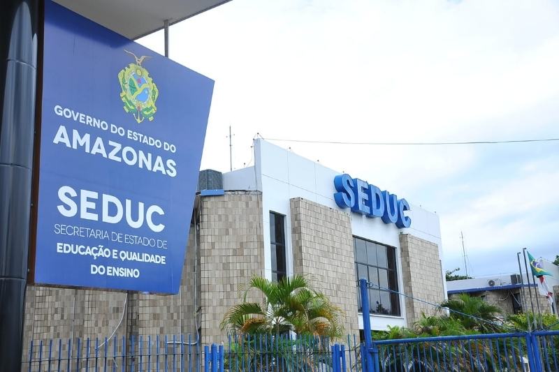 Concurso Seduc AM: governador confirma edital com 7.862 vagas até dezembro; veja os cargos previstos