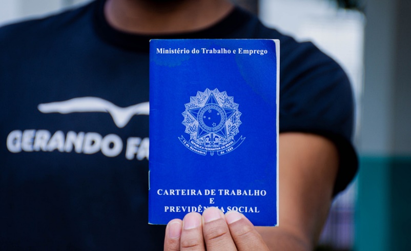 Emprego gerando Falcões